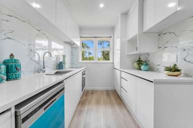 2/53A Mount St John Avenue_3
