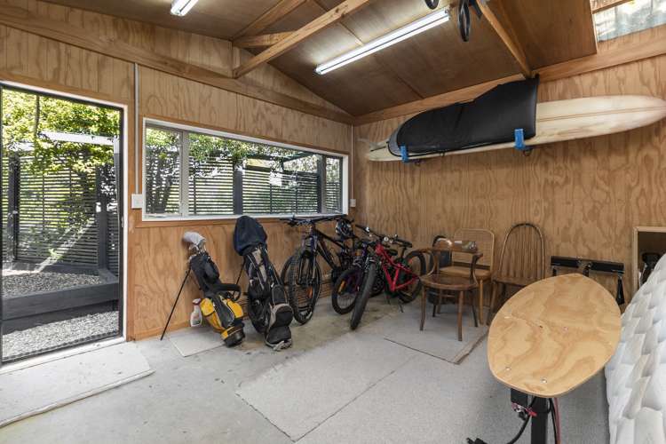 88 Queens Drive Oneroa_35