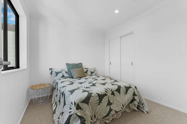 8b Gardiner Grove Mangere East_13