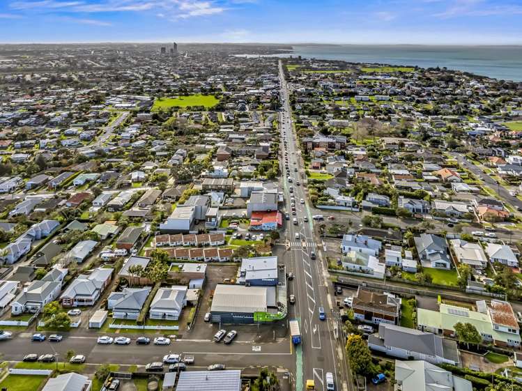 73 Lake Road Devonport_17