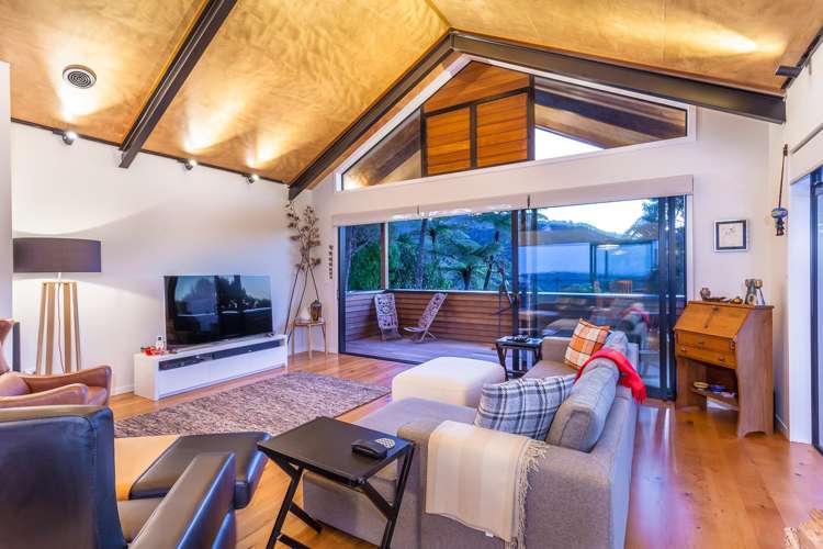 287 Forest Hill Road Waiatarua_2