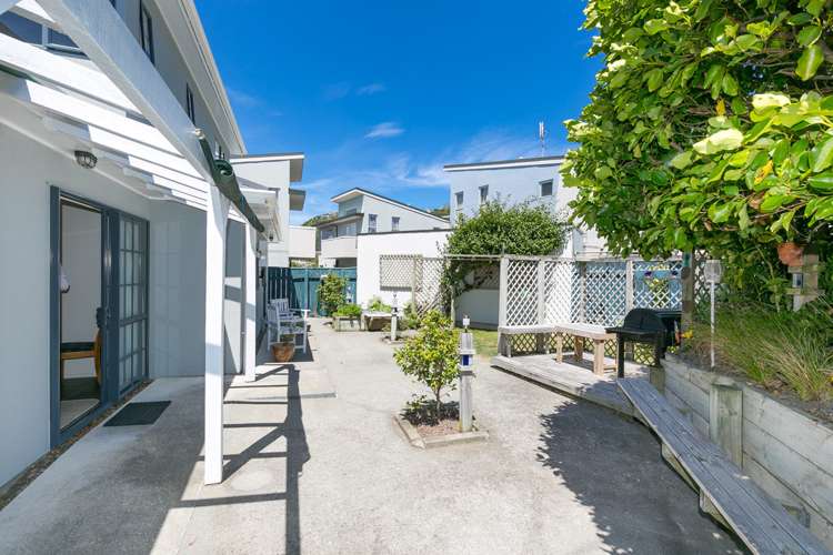 136 Queens Drive Lyall Bay_9