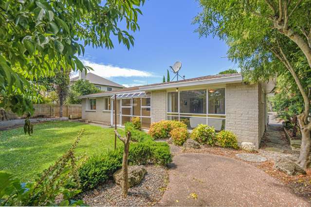 Hokowhitu townhouse with loads of potential