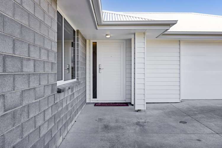 2 Mercade Close Stratford_1