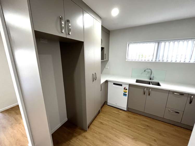 201/3 Beaumonts Way Manurewa_3