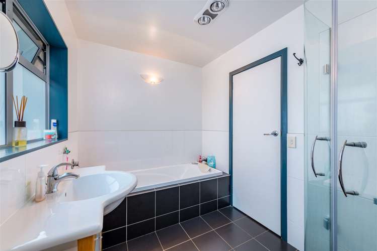 1 Lookout Drive Laingholm_19