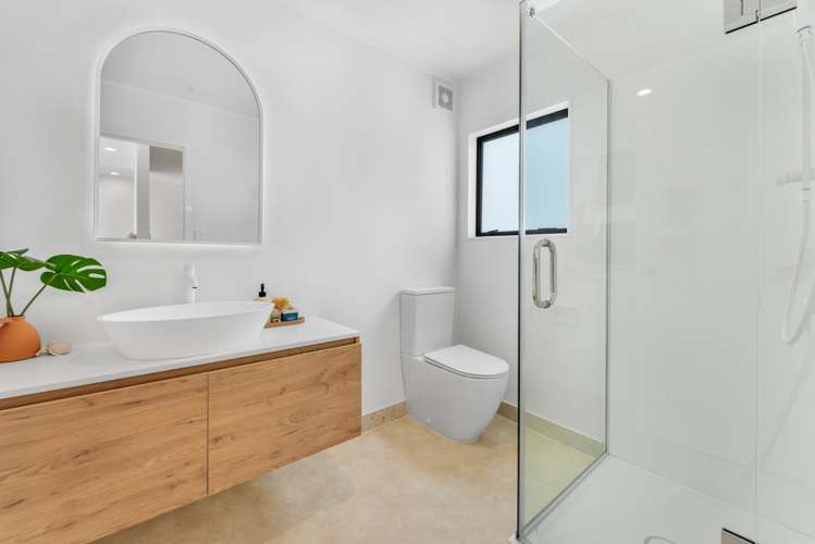 1/410 Glenfield Road_5