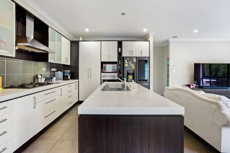 29 Dressage Lane Greenhithe_13