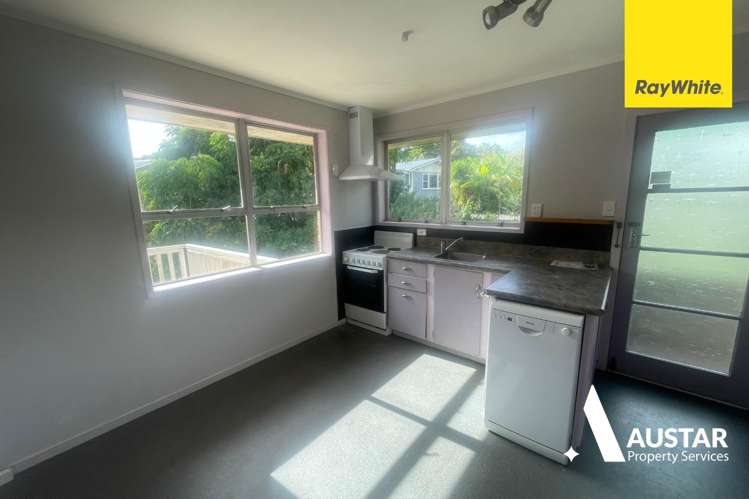  2/28 Royal View Road Te Atatū South_6
