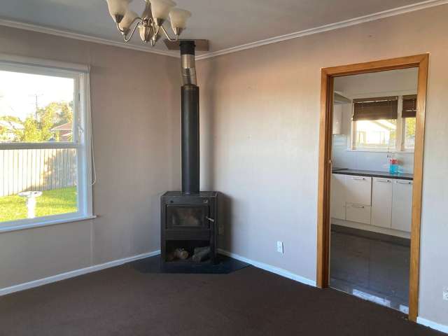 2/10 Ocean View Road Northcote_2