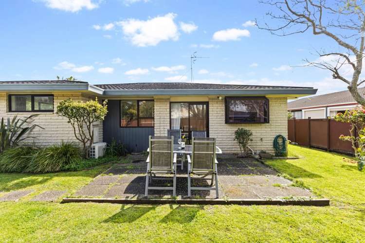 1/50 Vivian Wilson Drive Eastern Beach_3