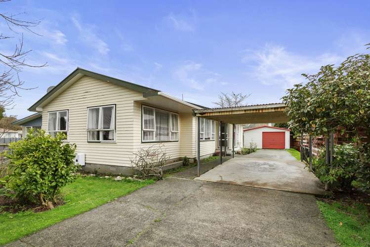 3 Kerepehi Grove Wainuiomata_11
