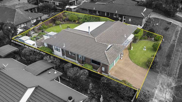 14 Saint Simon Place Botany Downs_23