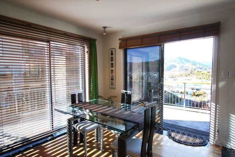 29 Saint Lawrence Street Toi Toi_6