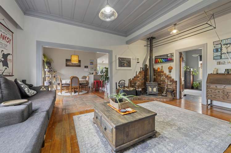 2071 South Road Otakeho_5