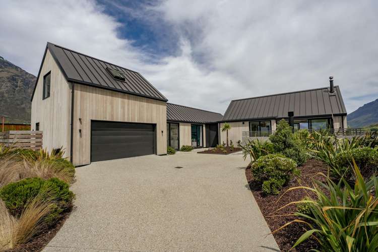 1 Torridon Court Jacks Point_24