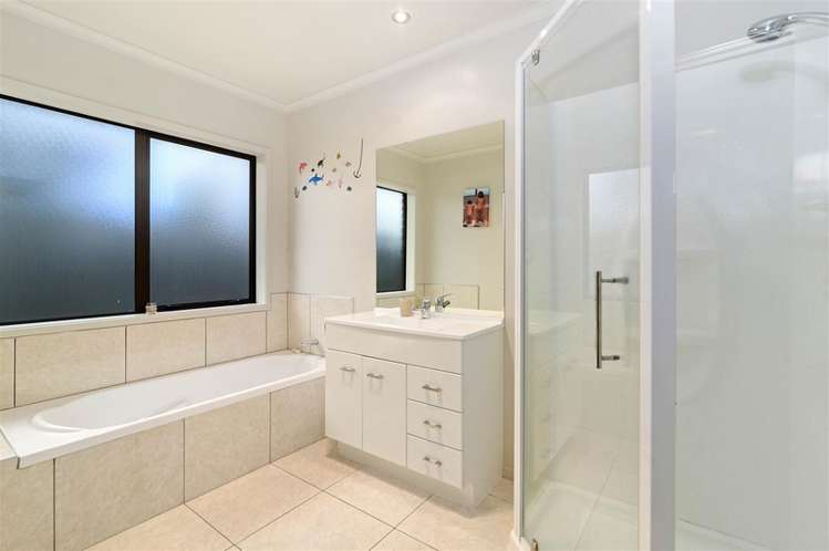 16 Devoy Drive Owhata_13