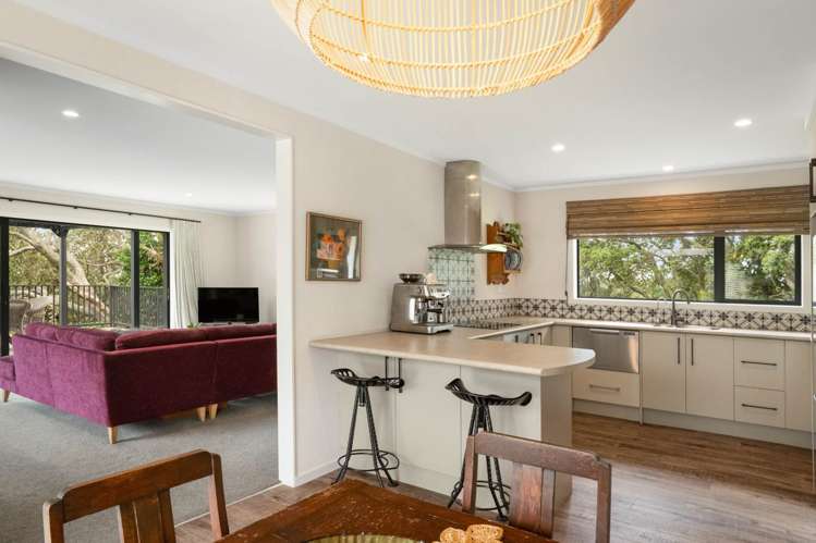 37 Pohutukawa Drive Athenree_5