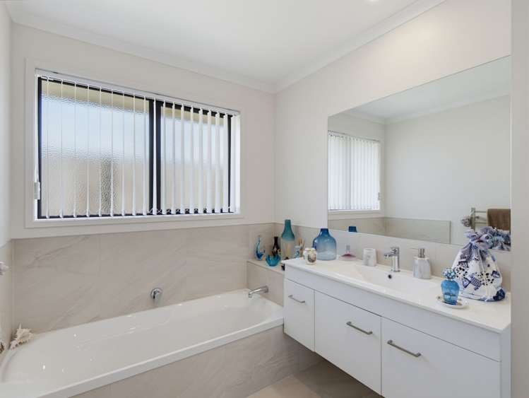 8 Sycamore Drive Te Kamo_16
