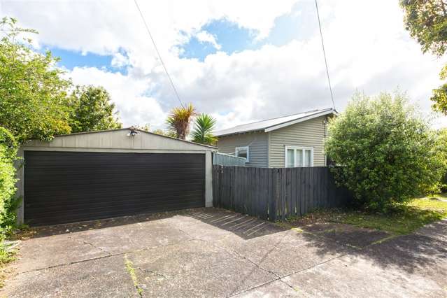 7 Craigbank Avenue New Lynn_2