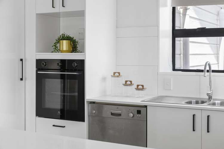 73 Gilbass Avenue Hamilton Lake_9