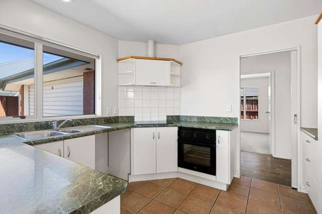 68 Kotuku Crescent Woolston_1