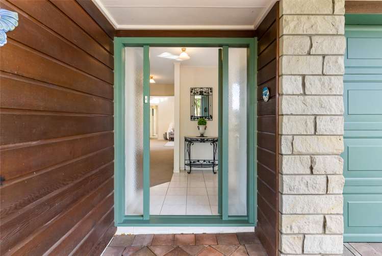 41 Headcorn Place Botany Downs_3