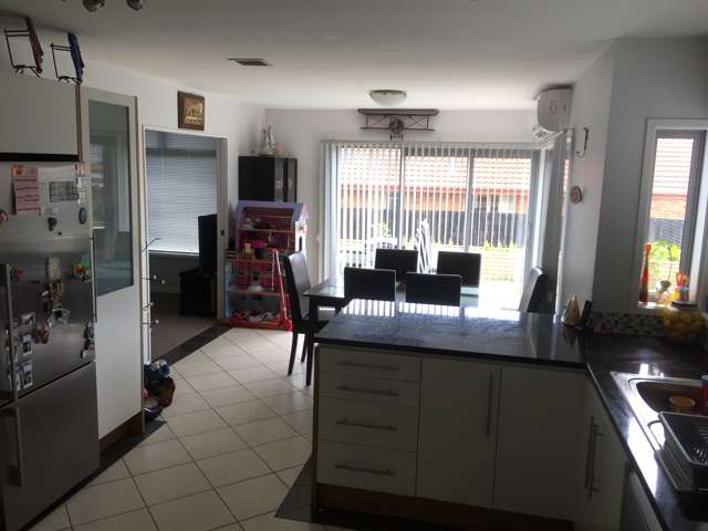 6 Longbush Road Te Atatu Peninsula_1