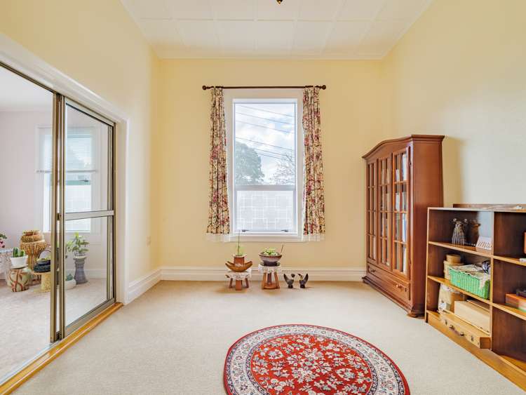 36 Garfield Avenue Roslyn_13