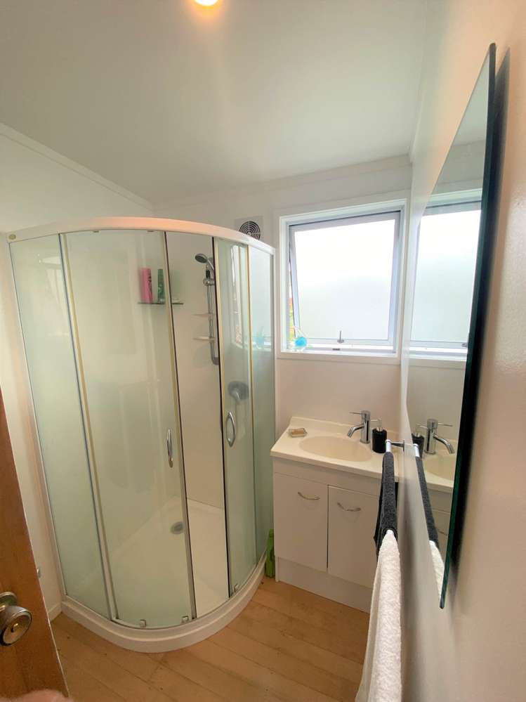 1/6a Adrienne Place Onehunga_7