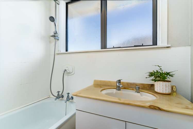 23 Denise Crescent Hornby_11