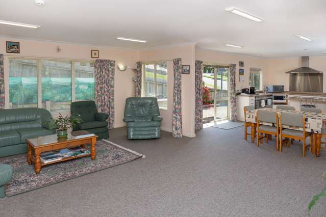 14 Te Puia Drive Aotea_3