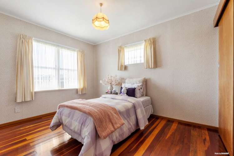 12 Dundee Place Blockhouse Bay_12