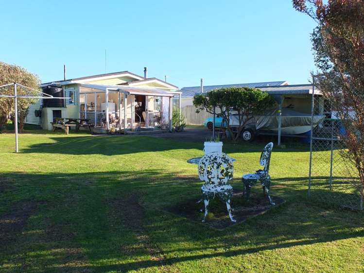 29 Edinburgh Terrace Foxton Beach_17