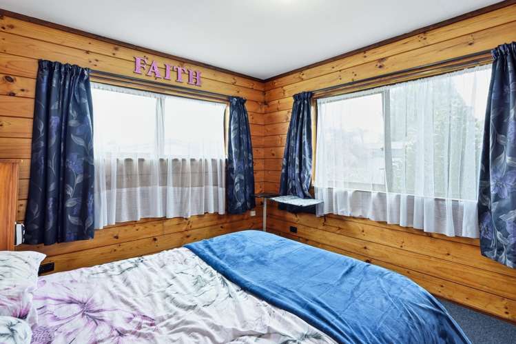15B Ngahu Street Fairy Springs_9