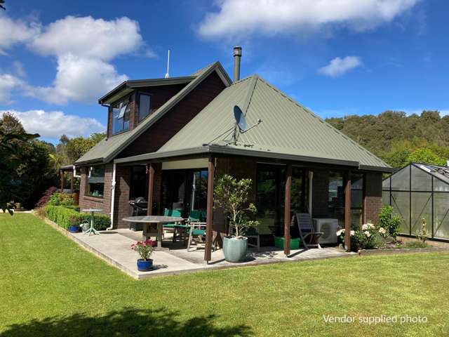 Two dwellings with spectacular views