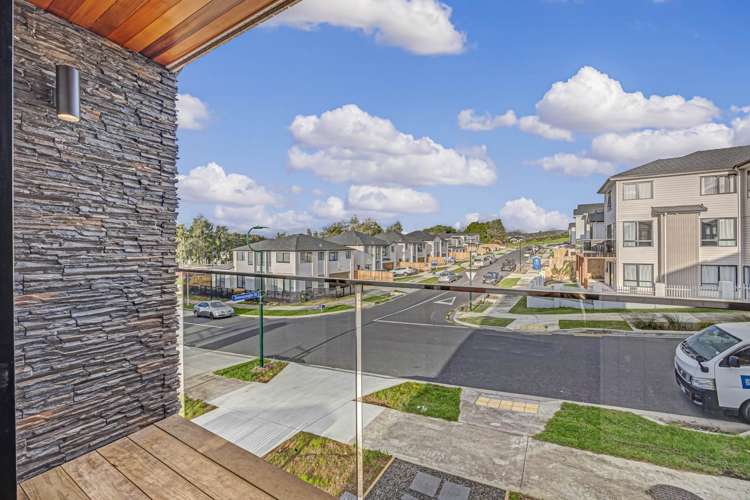 22 Tannaghmore Drive Flat Bush_16