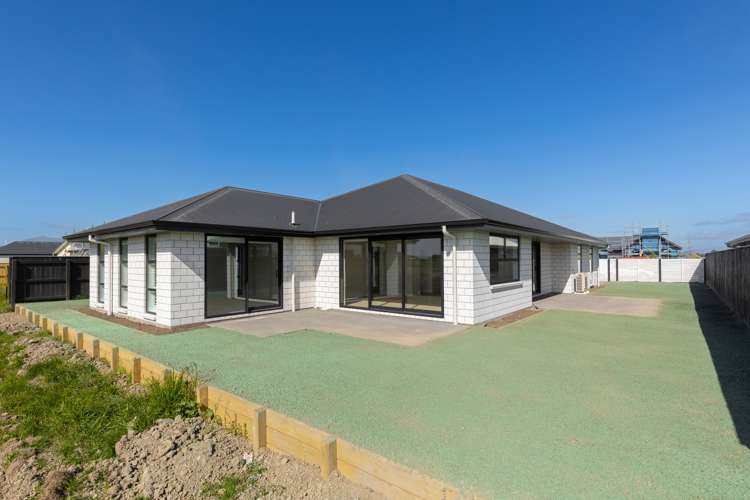 8 Whitehall Drive Springlands_25