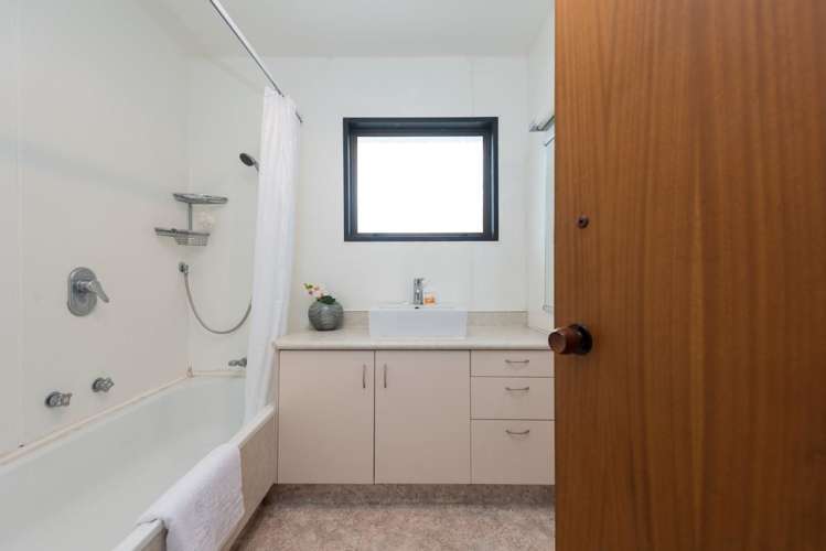 2 Pamir Place Welcome Bay_12