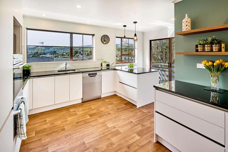 8 Balliol Drive Tawa_6