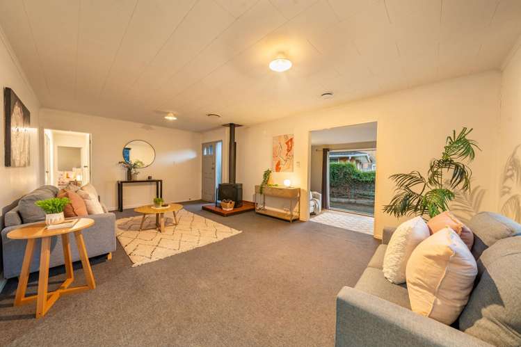 77 Pasadena Crescent Totara Park_1