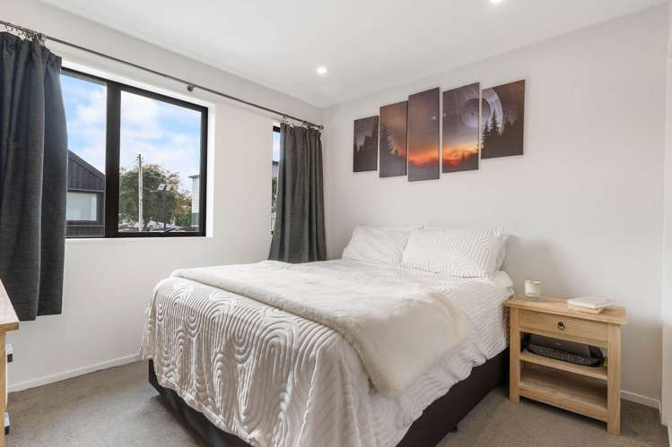 2/36 Kaipatiki Road Glenfield_9