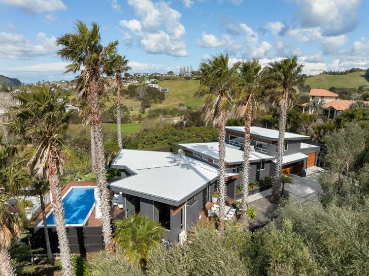 17 Governors Heights Whangamata_31