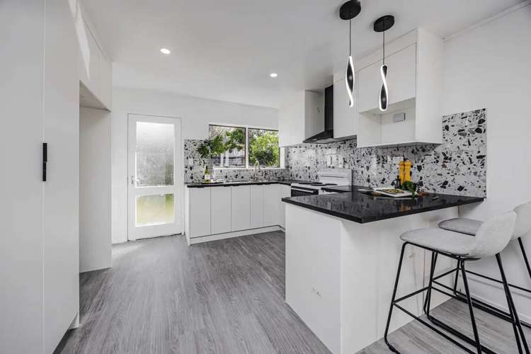 2/29 Trentham Road Papakura_4