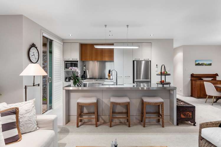 7 Little Compton Mews Snells Beach_7