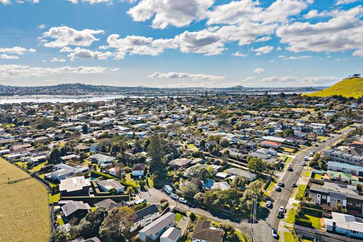 2/4 Waiana Avenue Mangere Bridge_25