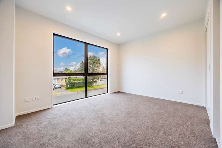 1,2,3,6/21 Peachgrove Road Te Atatu Peninsula_16