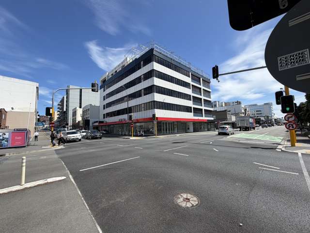 Prime Corner Showroom – Vivian Street & Cambridge Terrace