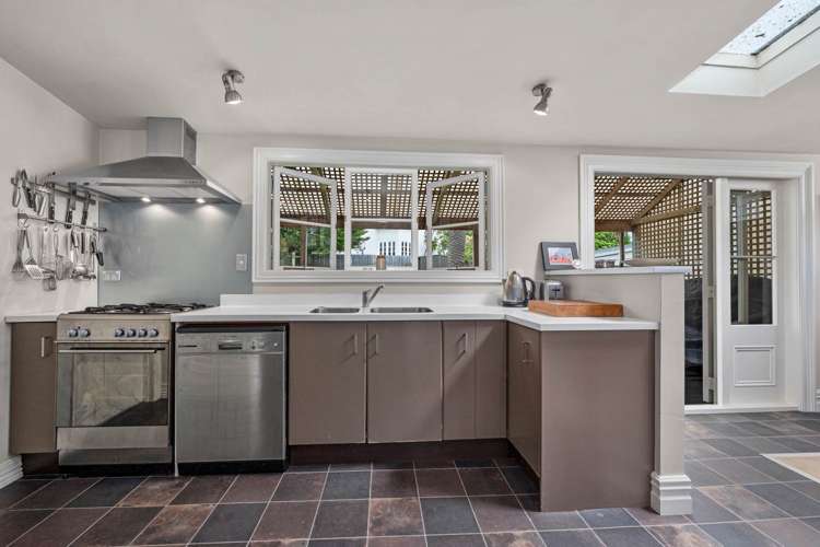 5 Shoal Bay Road Devonport_14