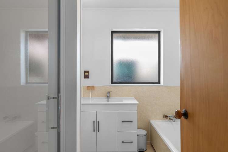 1 Cynthia Crescent Te Aroha_11